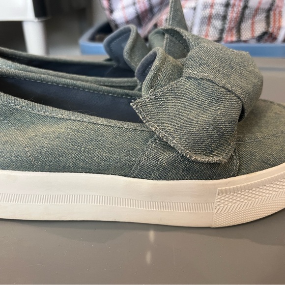 Guess Size 7.5 GGChippy Denim Platform Sneaker - Picture 3 of 5